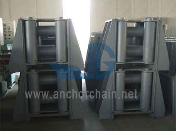 4 rullikut Fairlead