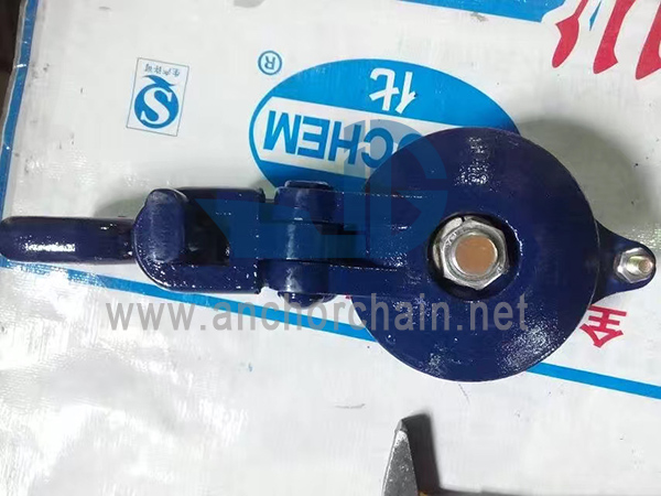 Kinnitav Snatch Block